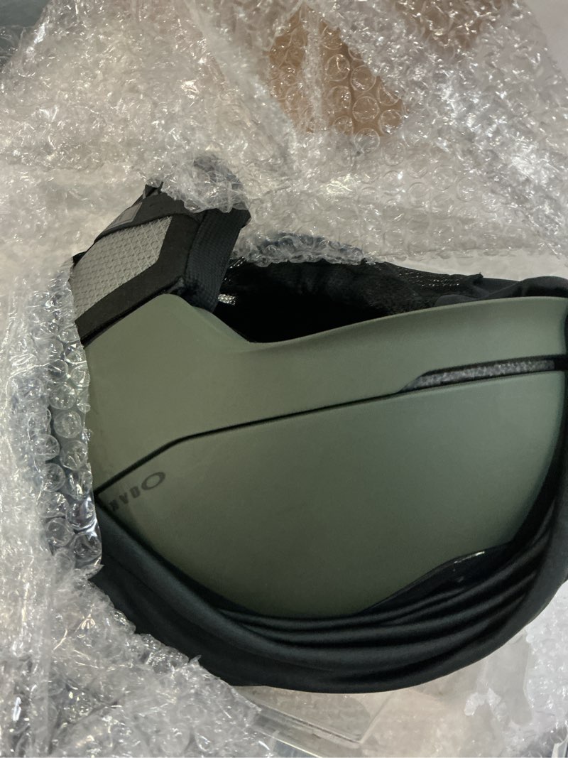 Condition photo showing New/Like New for Oakley FOS90064186VL Mod5 Dark Brush L