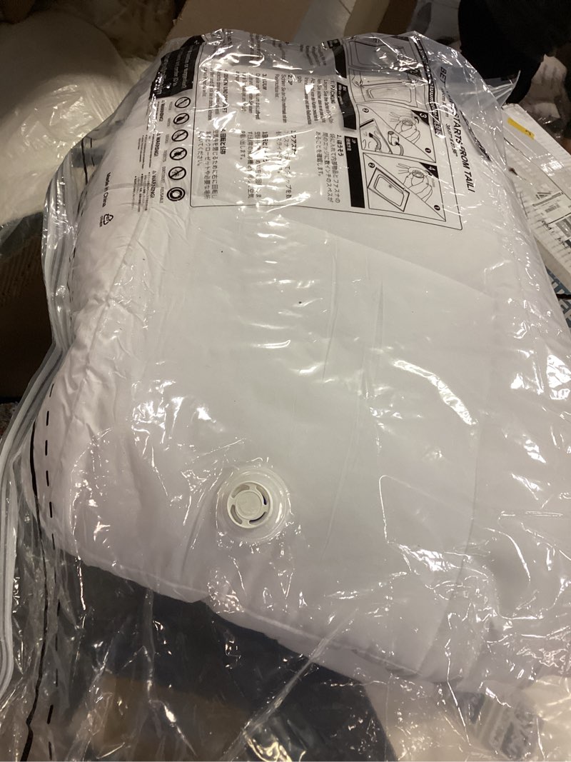 Condition photo showing New/Like New for Bedsure Comforter Duvet Insert - Quilted Comforters Queen Size, All Season Duvet, Down Alternative Bedding, with 8 Tabs, Gifts for Women/Men, White, Queen 88 x 88 Inches Queen White