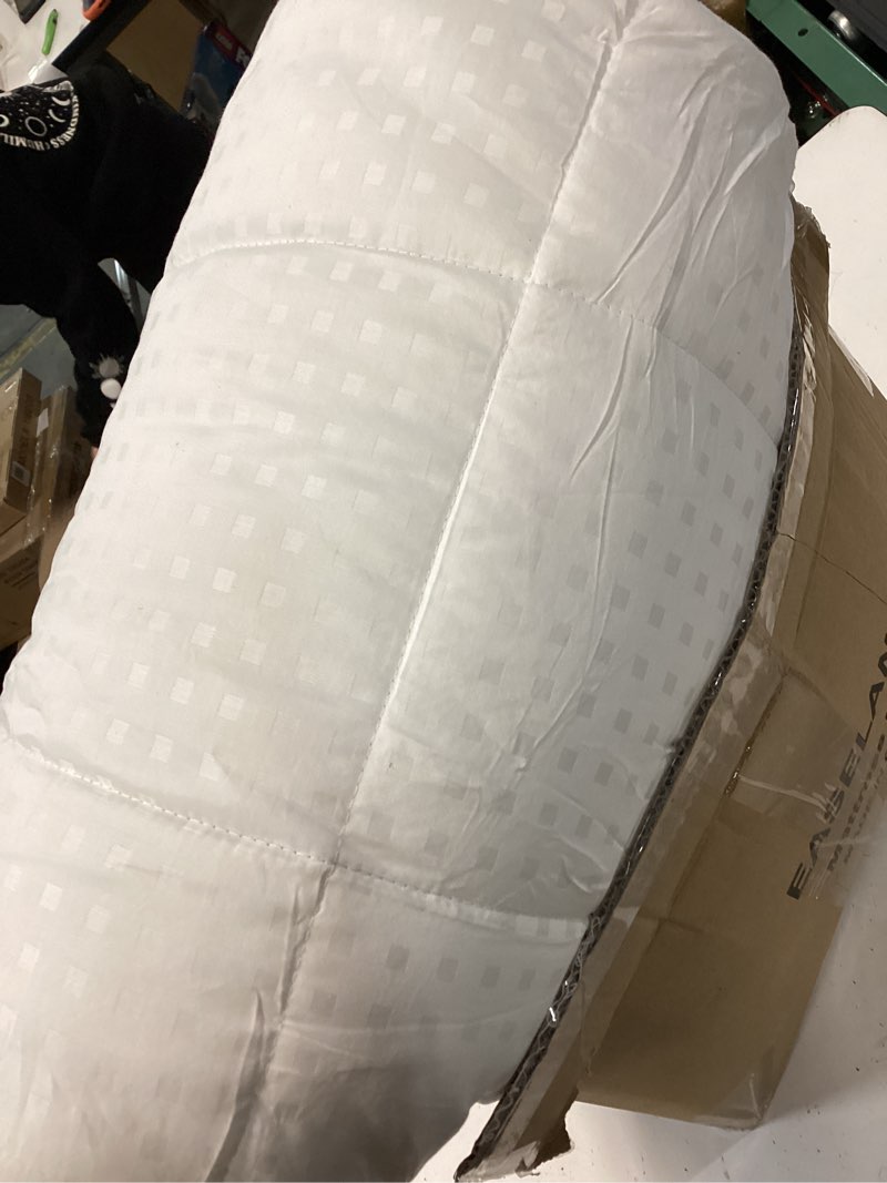 Condition photo showing As Is for EASELAND Queen Size Mattress Pad Pillow Top Mattress Cover Quilted Fitted Mattress Protector Cotton Top Stretches up 8-21" Deep Pocket Cooling Mattress Topper (60x80 inch, White) White Queen