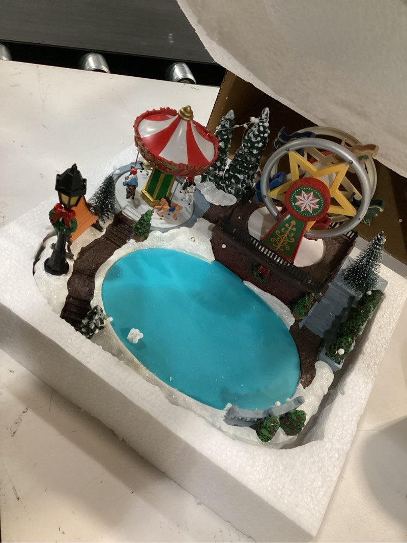 Condition photo showing Good Condition for MUMTOP Christmas Village Amusement Park with Moving