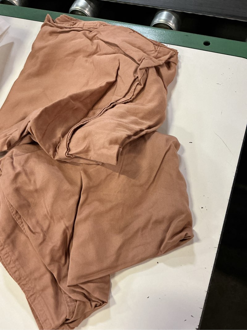 Condition photo showing Good Condition for bamboo sham set, king, clay