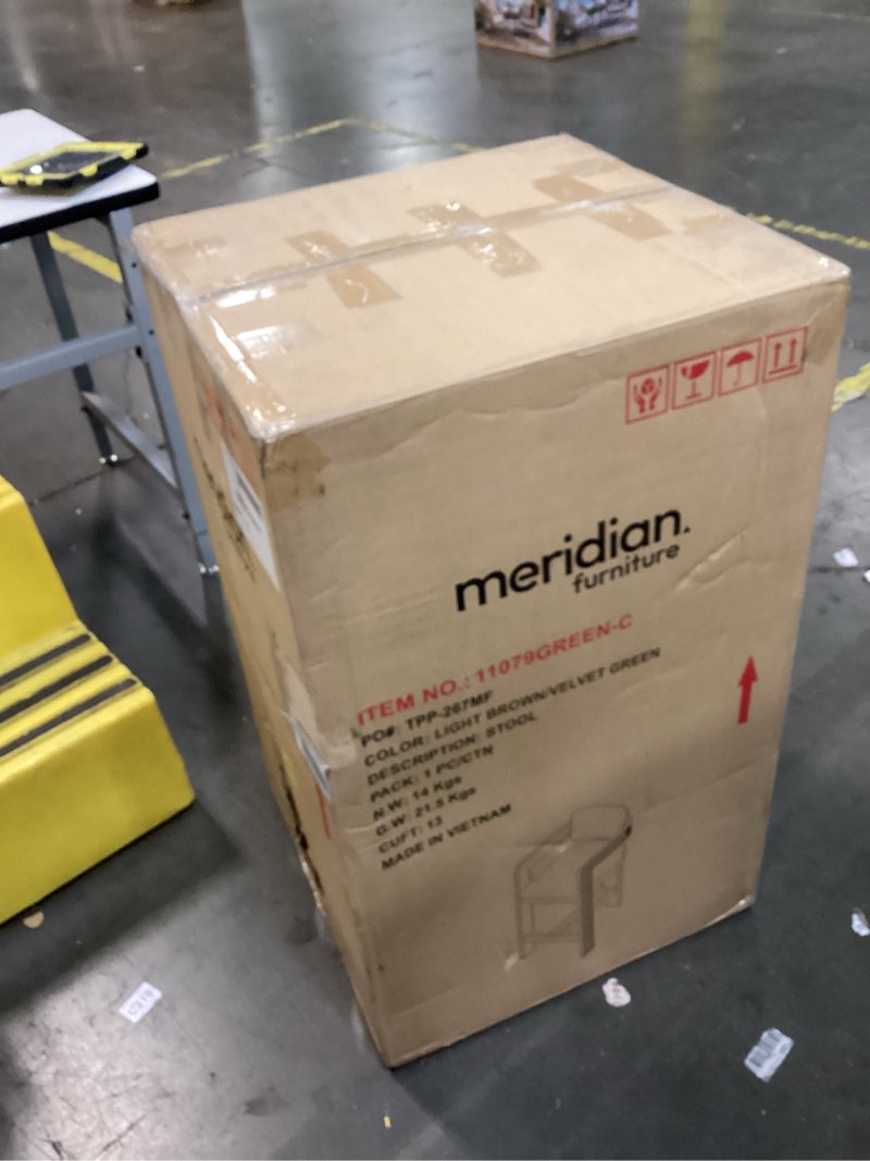 https://lotting-media.assets.bidfta.com/lotting_4ec864ad-d3e7-4e13-9466-a58c94277dc5