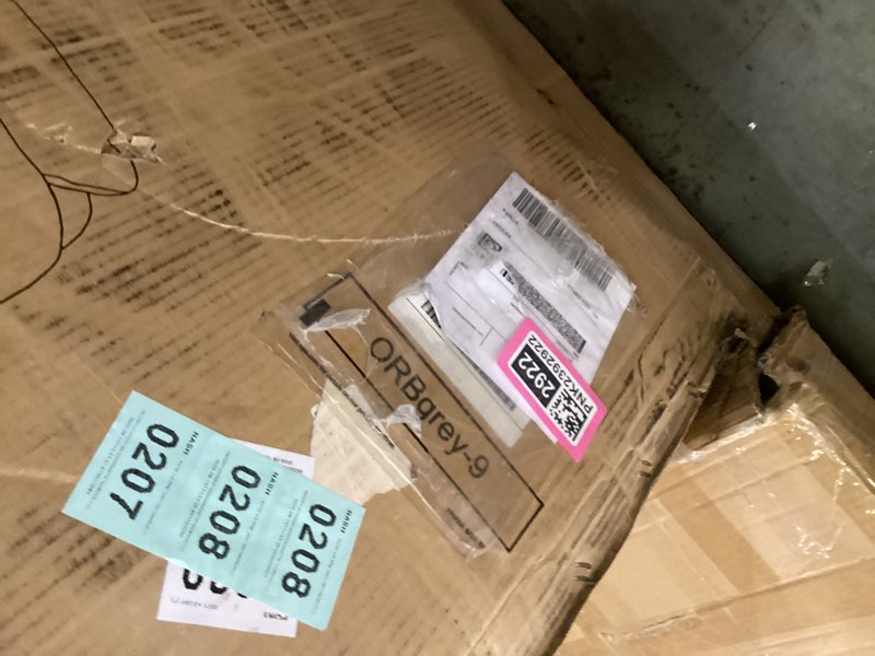 https://lotting-media.assets.bidfta.com/lotting_4ec9c647-cc92-4648-baa0-507896edf5d2
