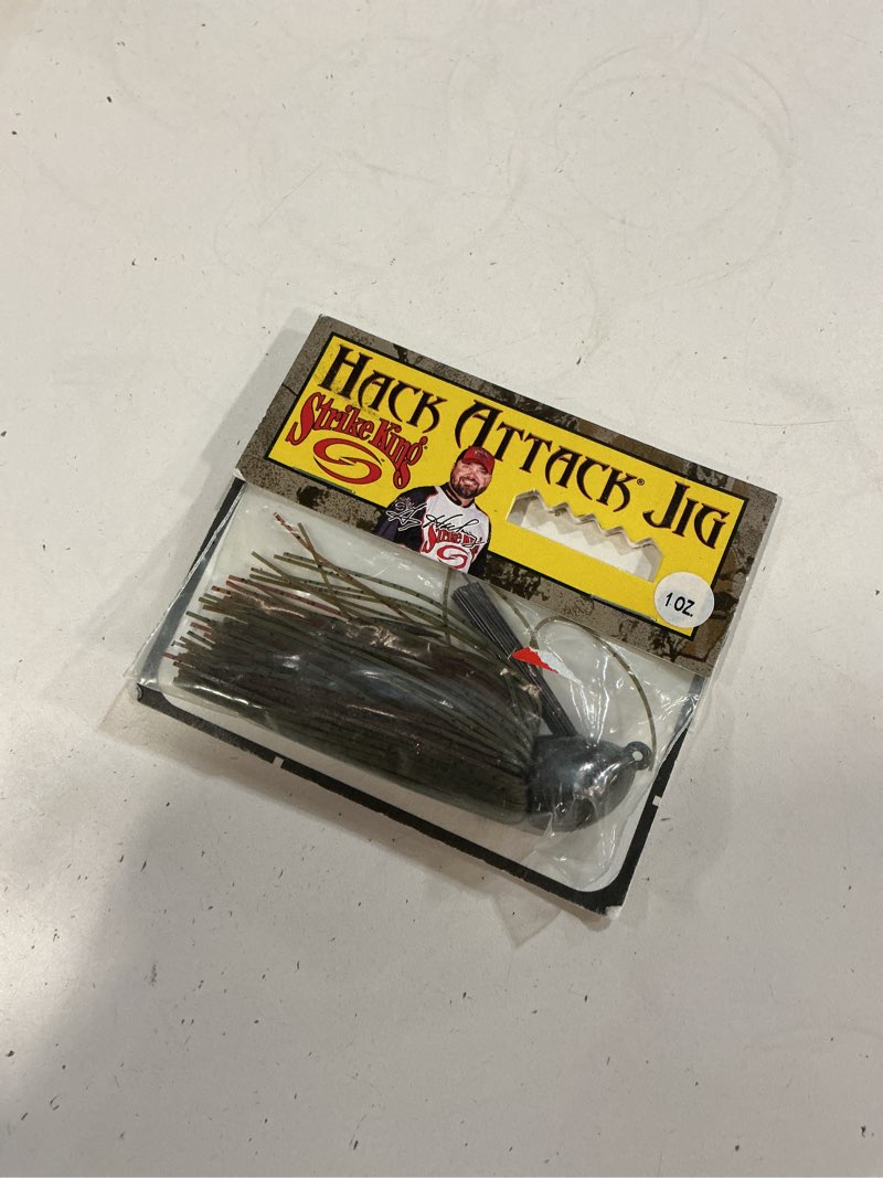 Condition photo showing New/Like New for strike king hack attack heavy cover jigbait (green pumpkin craw, 1-ounce)