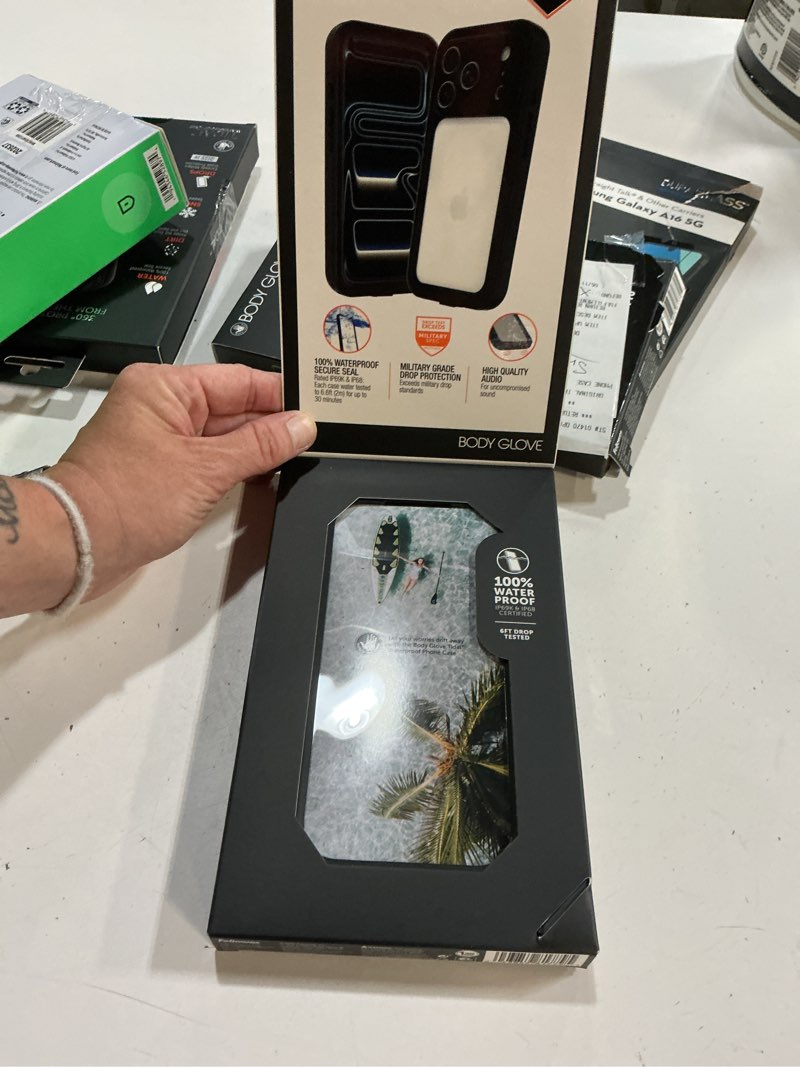 Condition photo showing New/Like New for body glove tidal waterproof phone case for iphone 17 pro - black/clear