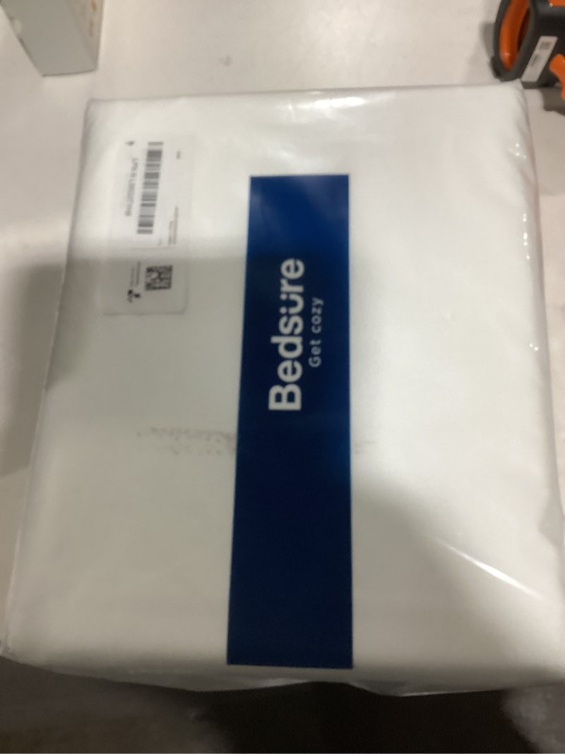 Condition photo showing Good Condition for Bedsure Duvet Cover King Size - Soft Double Brushed Bedding Set for Kids & Adults, Zipper Closure, 3 Pieces, Includes 1 Duvet Cover (104"x90") & 2 Pillow Shams, NO Comforter, White King (104" x 90") 00 - White (No Comforter)