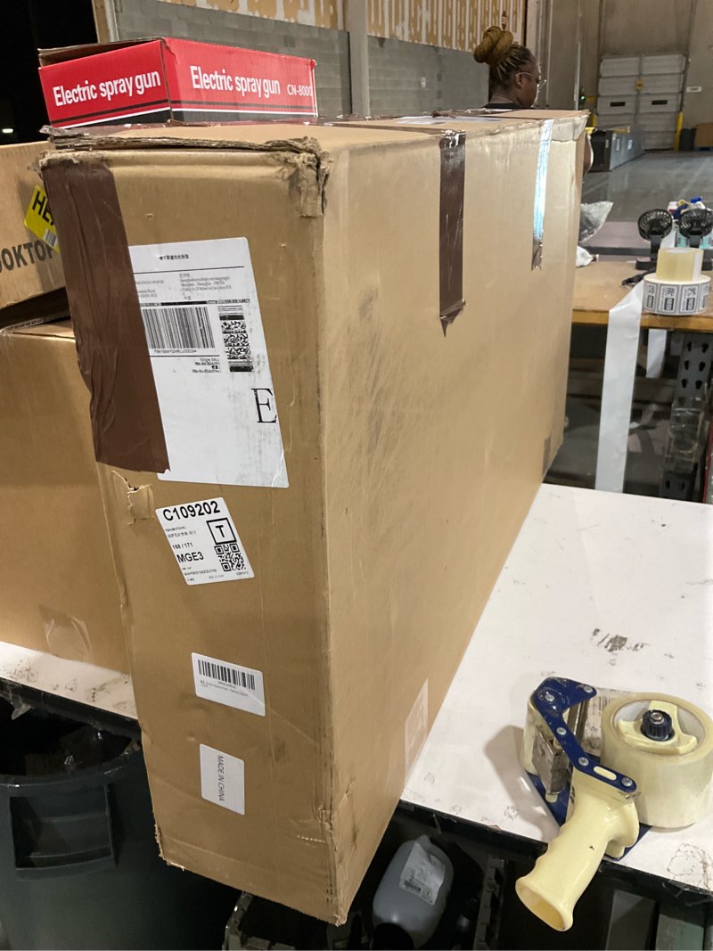 Condition photo showing As Is for aluminum radiator | compatible with cadillac escalade 6.0 v8,2002-2006 | 26mm core thickness | replaces cu2370 2370:amgeneralhummer,cadillac,chevroiet,gmc,hummer
