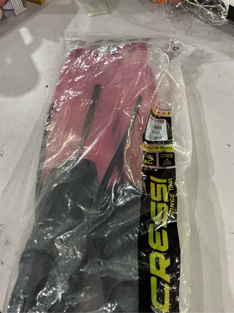 Condition photo showing Good Condition for cressi adult snorkeling fins with self-adjustable comfortable full foot pocket | perfect for traveling | agua: made in italy (pink, us man 7/8 | us lady 8/9 | eu 39/40)
