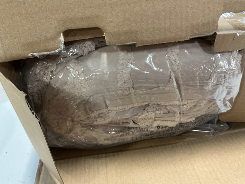 Condition photo showing Good Condition for Bedsure Boho Tufted Full Comforter Set - Khaki Boho Bedding Comforter Sets, 3 Pieces Farmhouse Shabby Chic Embroidery Bed Set, Soft Fluffy Cozy Arch Pattern Comforter for All Seasons Full 03 - Khaki - Arch Jacquard