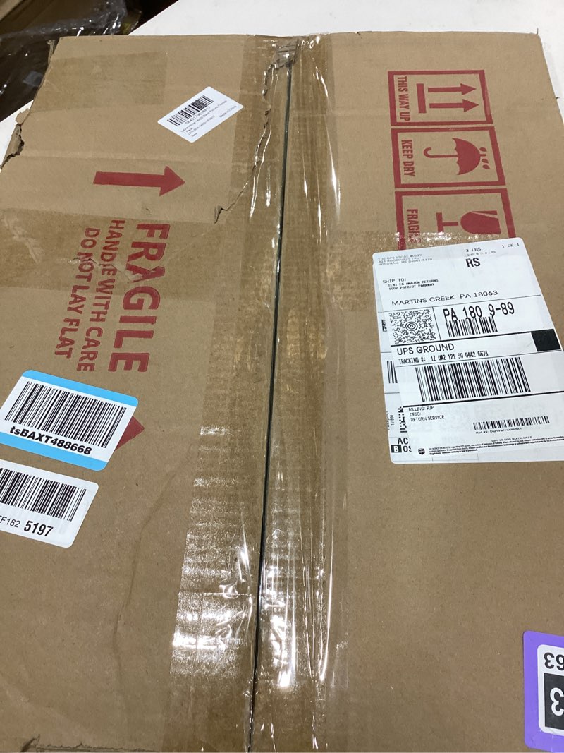 Condition photo showing New/Like New for Lavie home 14 times 20 black picture frame