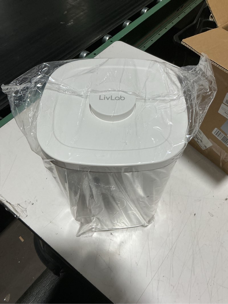 Condition photo showing Good Condition for 20-25 lbs Rice Dispenser,10.5 Qt/10 L/22-25 lbs Rice Container Storage with Measuring Cup & Brush Food Cereal Container Bins Household for Kitchen Pantry Organization (AY-10KG-WHITE)