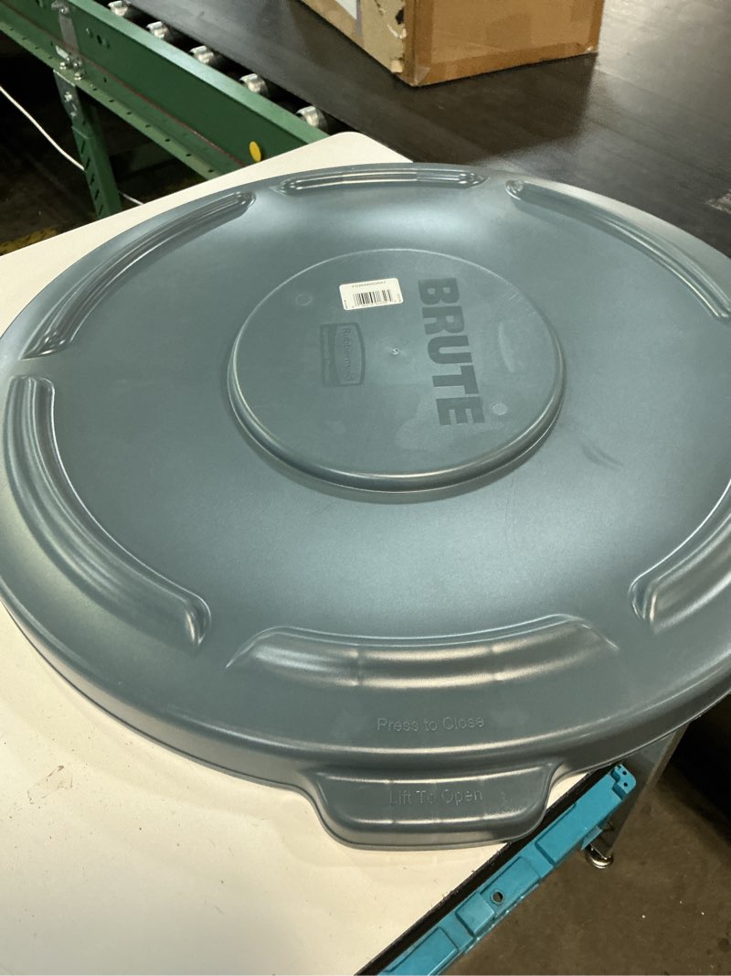 Condition photo showing Good Condition for rubbermaid commercial, rcp265400gy, brute 55-gallon container lid, 1 each, gray