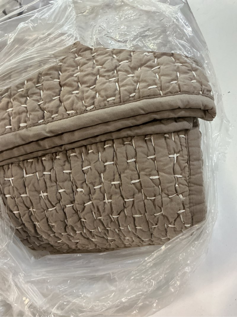 Condition photo showing New/Like New for organic cotton hand stitched quilt set, king/cal king, stone