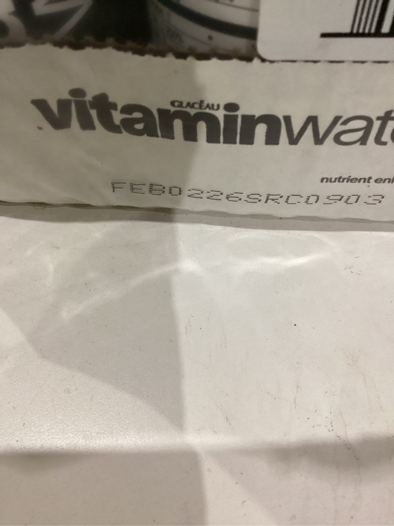 Condition photo showing New/Like New for (Box damaged)  vitaminwater XXX Açai Blueberry Pomegranate Nutrient Enhanced Flavored Water Beverage, 20 fl oz Bottles, 12 Pack XXX Açai Blueberry Pomegranate 20 fl oz (Pack of 12)