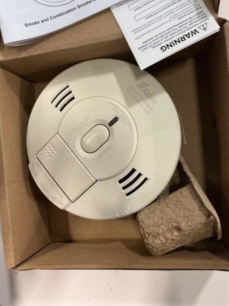 Condition photo showing Good Condition for kidde smoke and carbon monoxide detector, 10-year battery powered, with voice alerts, led status lights, 85 db alarm, 5 inches, 30cud10-v, 1 pack 1 pack 10th edition