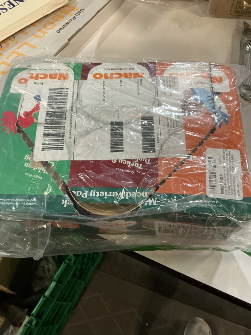 Condition photo showing New/Like New for ((BB:FEB/17/28))Made by Nacho Premium Minced Wet Canned Cat Food with Hydrating Bone Broth 5.5oz (12 Packs) (Variety Pack (Turkey & Turkey Liver, Chicken & Herring, and Salmon & Sole)) 5.5 Ounce (Pack of 12)