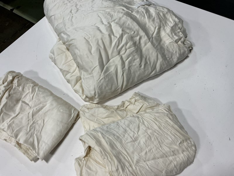 Condition photo showing Good Condition for bamboo duvet cover set, full/queen, ivory