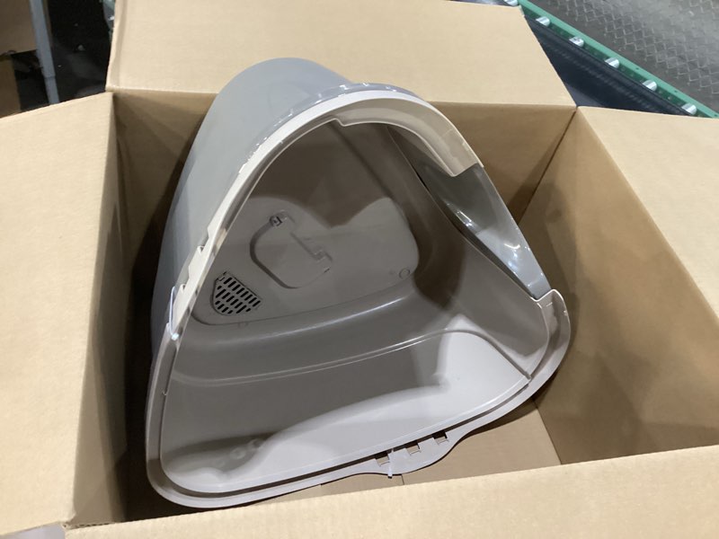 Condition photo showing Good Condition for Amazon Basics Cat Litter Box with Lid, No-Mess, Standard, unisex, Charcoal, 26 in x 23 in x 20 in