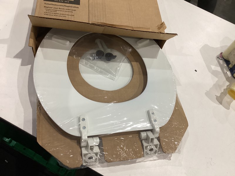 Condition photo showing Good Condition for bemis 400tta economy durable wood toilet seat, made in usa, round, white