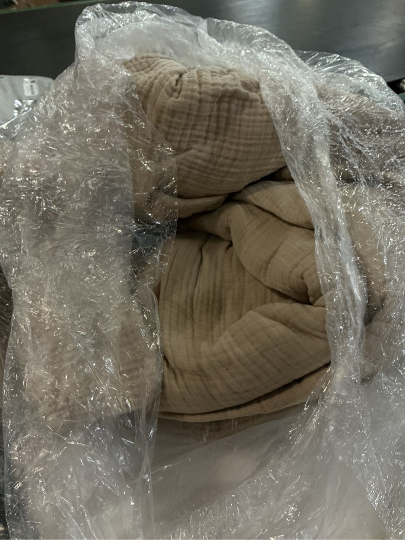 Condition photo showing As Is for organic cotton gauze duvet cover set color: light grey(size kingj