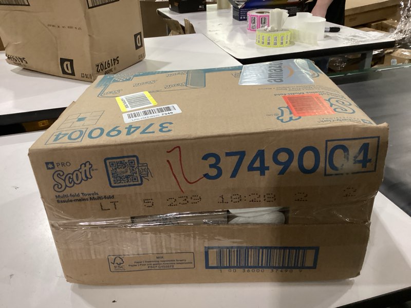 Condition photo showing New/Like New for scott professional universal multifold narrow width paper towels, bulk (37490), absorbency pockets, white 8.0"x9.4" towel, compressed, compact (250 sheets/pack, 16 packs/case, 4,000 sheet total) narrow 250 count (pack of 16)