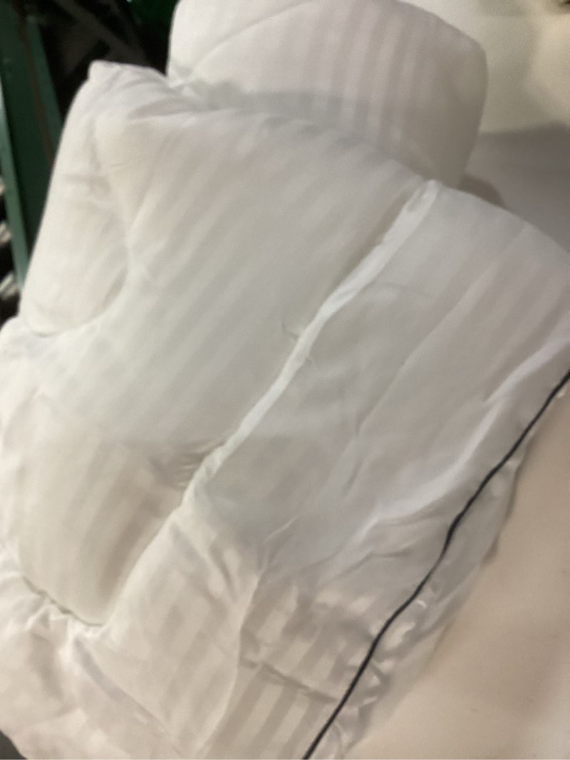 Condition photo showing Good Condition for bedlore twin mattress topper, thick pillow top pad for back pain relief, cooling soft mattress cover with deep pockets 6-15 inch white twin
