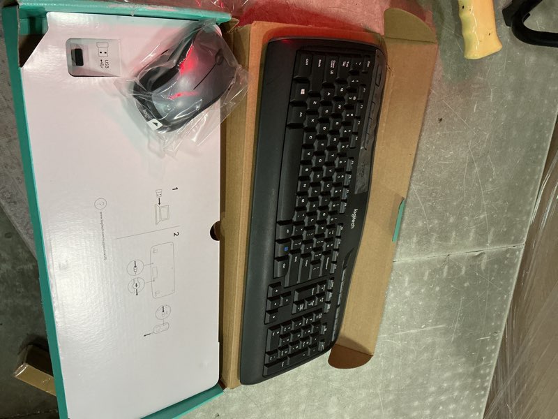 Condition photo showing Good Condition for logitech mk335 quiet wireless keyboard and mouse combo - black/silver keyboard and mouse combo wireless, ambidextrous