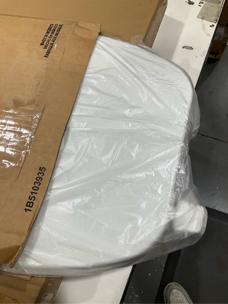 Condition photo showing Good Condition for Bemis 170 Durable Plastic Toilet Seat, Elongated, White