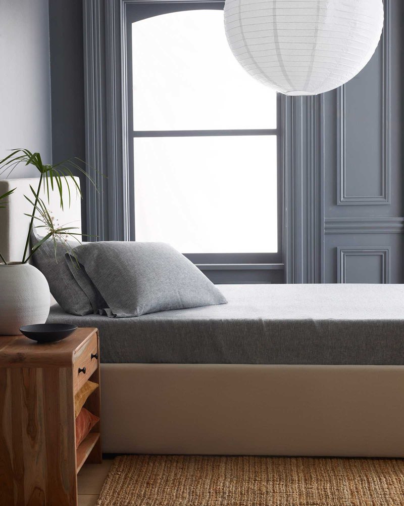 (incomplete, missing 1pillowcase)quince, european linen chambray fitted sheet +2pillowcases)(standar)charcoal