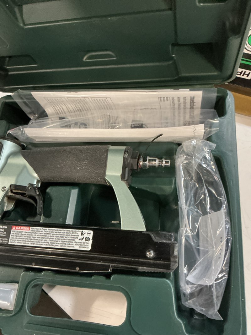 Condition photo showing As Is for metabo hpt 1-3/8-in 23 -gauge pneumatic pin nailer