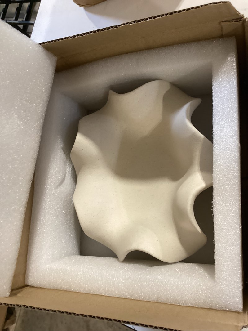 Condition photo showing Good Condition for ceramic flower decorative bowl, small scalloped trinket dish for keys, jewelry and candy, white catchall bowl for entryway or coffee table decor (7.8 * 2.9inch)