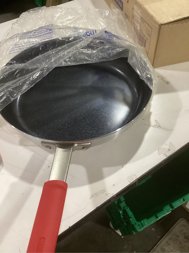 Condition photo showing Good Condition for Tramontina Professional 14-Inch Ceramic Non Stick Extra Large Frying Pan, Heavy-Gauge Aluminum Skillet with Ceramic Nonstick Coating, Dishwasher and Oven Safe, Black Ceramic Black 14 Inch