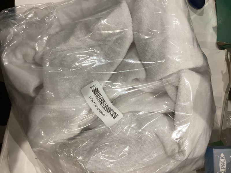 Condition photo showing Good Condition for Waterproof Bassinet Mattress Pad Cover Compatible with Baby Delight Beside Me Dreamer Bassinet, 2 Pack, Ultra Soft Surface, Breathable and Easy Care Rectangular for Baby Delight Beside Me Dreamer Bassinet