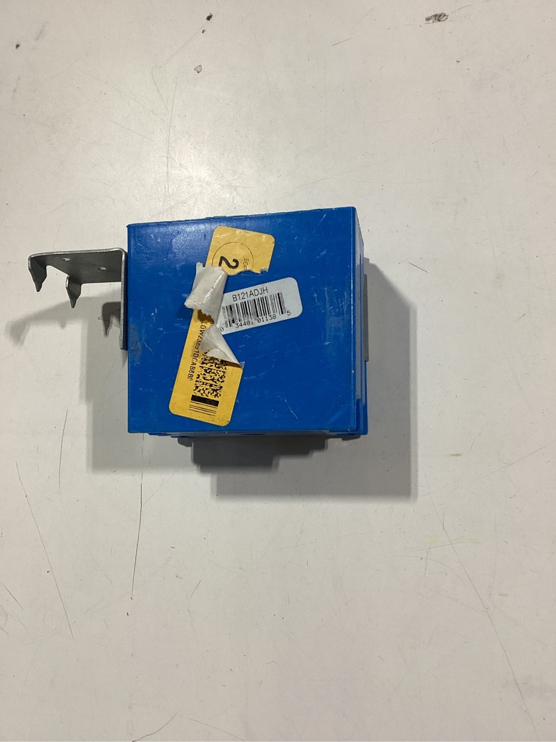 Condition photo showing As Is for carlon 1 -gang plastic new work square electrical box