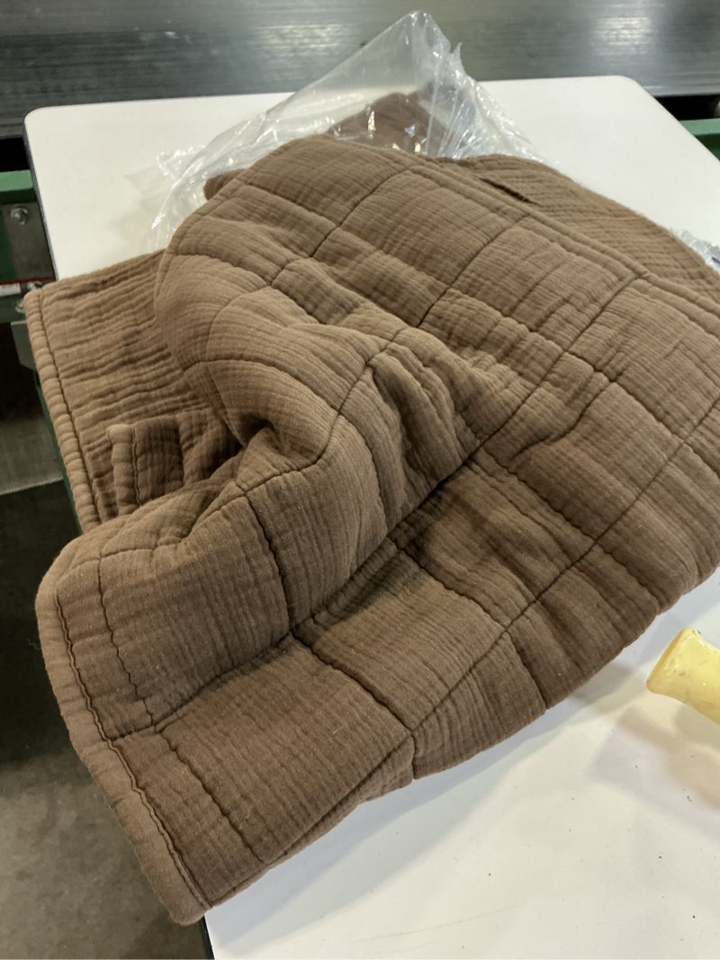 Condition photo showing Good Condition for quince quilted square pillowcase(the color is different)(size king)