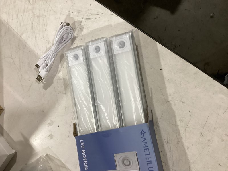Condition photo showing Good Condition for 6-pack under cabinet lighting wireless, 1800mah rechargeable motion sensor light indoor, magnetic closet lights, dimmable & 3 color temps, under counter lights for kitchen, stairs (8inch) 8inch 6