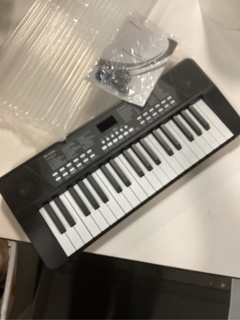 Condition photo showing Good Condition for M SANMERSEN Piano Keyboard for Beginners, 37 Keys Built-in 1200mA Rechargeable Battery Electronic Piano Keyboards Portable Music Pianos Keyboard with Mic LED Screen Teaching Gift for Beginners, Black