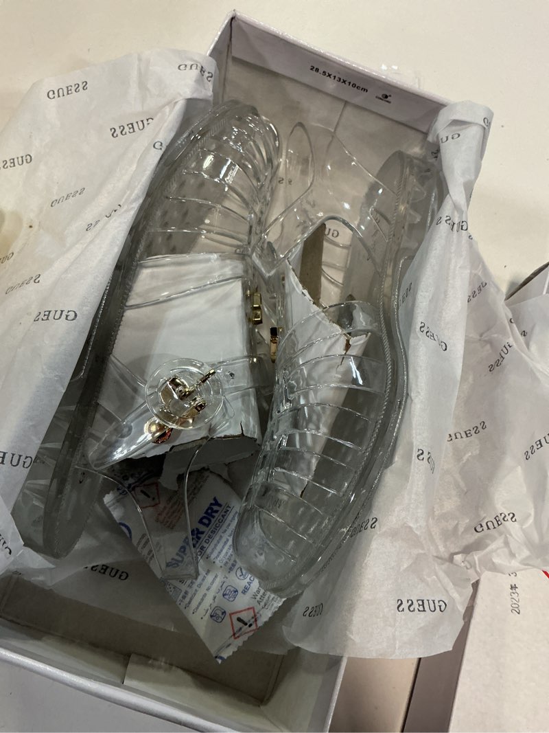 Condition photo showing New/Like New for GUESS womens Jellie 7 Clear 996