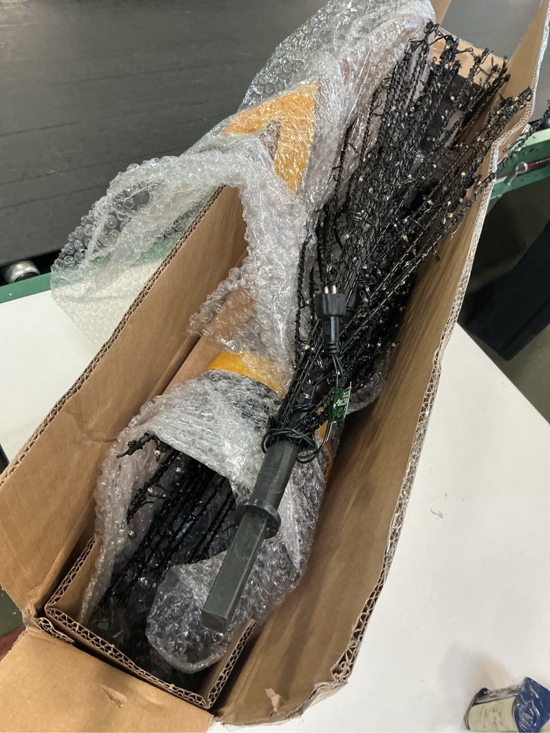 Condition photo showing As Is for Winterberry 2,13m/7pie pre-lit led twinkling black blanch tree (104cm)