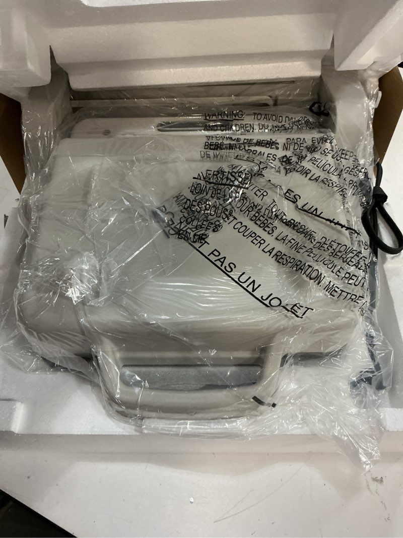 Condition photo showing Good Condition for Bella 10"x 20" Ceramic Fold-n-Store Dual Temp Griddle, Fits-anywhere Kitchenware, EverGood Ceramic Nonstick Coating, 2 Temperature Zones up to 400°F?, Dishwasher Safe Drip Tray, 1500 Watt, Oatmilk