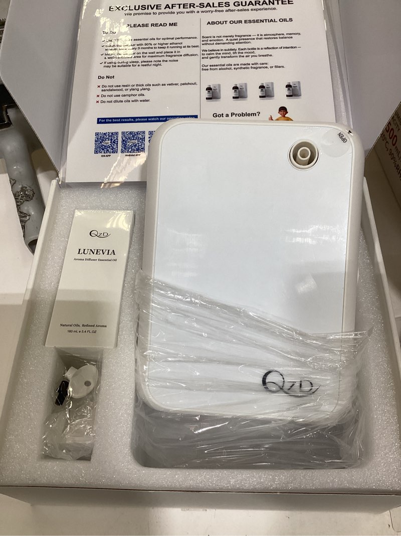 Condition photo showing New/Like New for smart scent air machine with 500ml capacity, waterless cold air diffuser for home & commercial use, covers up to 2500 sq.ft, includes 160ml lunevia aromatherapy oil