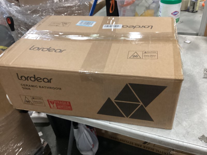 https://lotting-media.assets.bidfta.com/lotting_4fe63566-5482-4536-8ab8-47c0fa85a55b