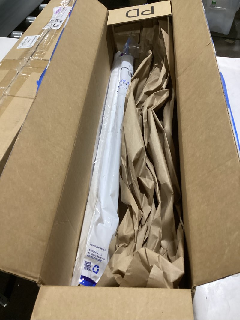 Condition photo showing New/Like New for ACDelco GM Original Equipment 42724844 Driver Side Windshield Wiper Blade