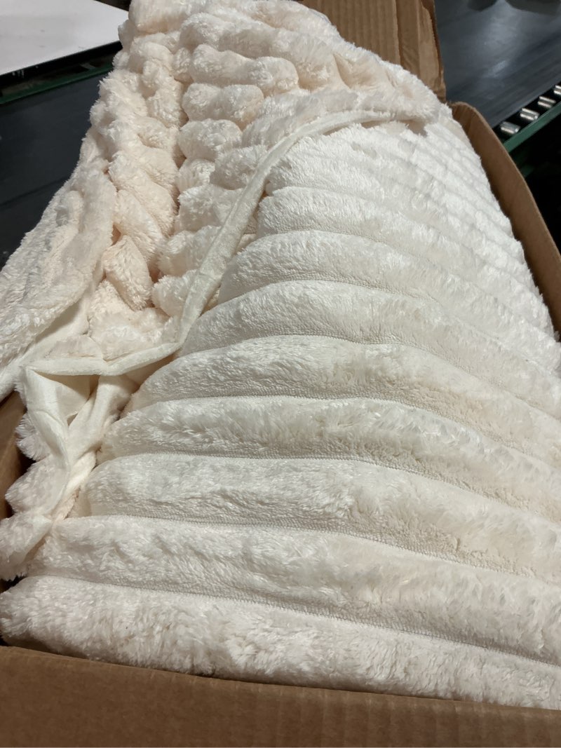 Condition photo showing As Is for EXQ Home Fleece Blanket King Size for Couch or Bed - 3D Imitation Turtle Shell Jacquard Decorative Blankets - Cozy Soft Lightweight Fuzzy Flannel Blanket Suitable for All Seasons(90"Ã—108",Beige)
