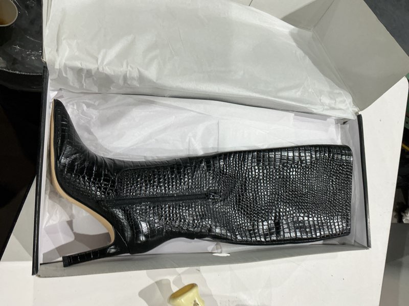Condition photo showing New/Like New for nine west maxim black crocodile 5 m