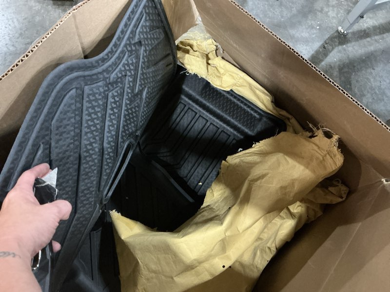 Condition photo showing Good Condition for powerty floor mat for honda passport 2026, all weather cargo trunk mat liner with backrest mat replacement for 2026 honda passport accessories (trunk mat+backrest mat+floor mat) 4)honda passport?26?full set