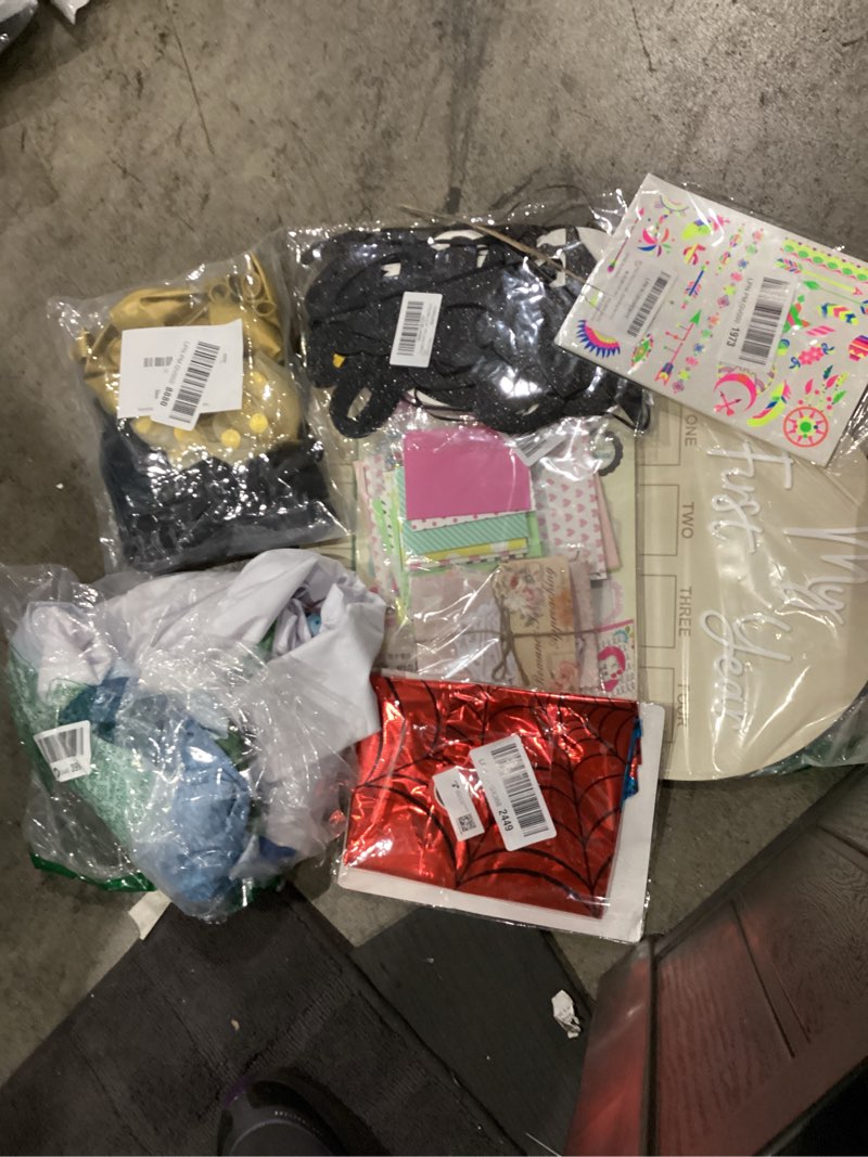 Condition photo showing Good Condition for assorted celebration/decoration supplies (may include a variety of styles, colors, and themes)