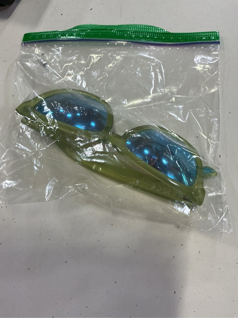 Condition photo showing Good Condition for youth sunglasses green
