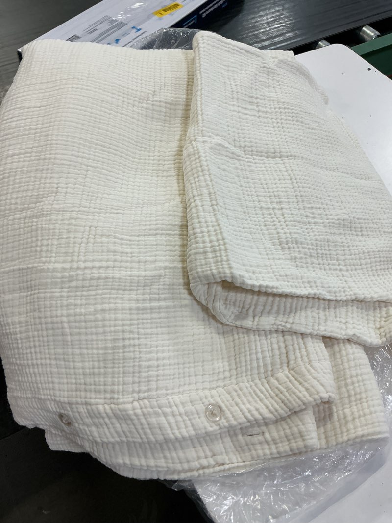 Condition photo showing Good Condition for organic cotton gauze duvet cover set color undyed size twin  2 pieces