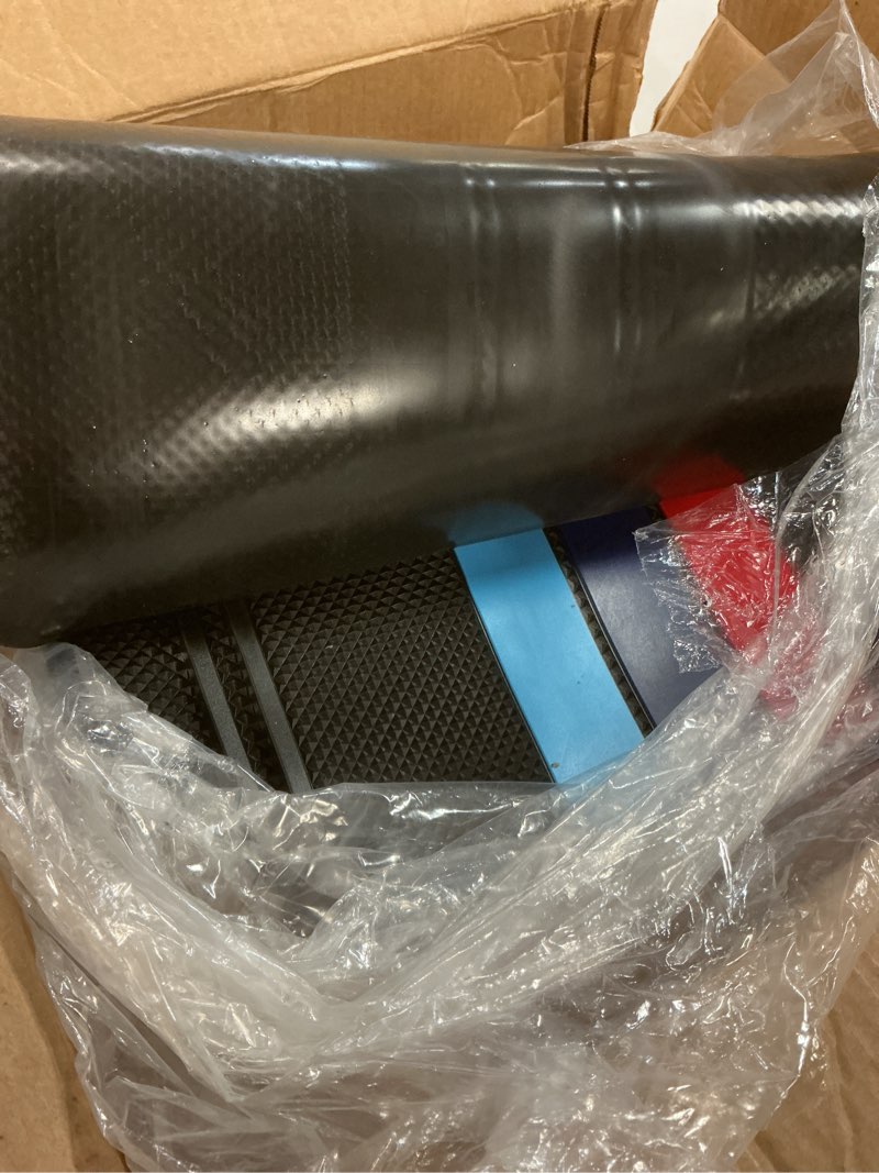 Condition photo showing Good Condition for front & rear heavy duty rubber car floor mats waterproof (tri-color)